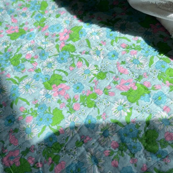 Vintage Hand Stitched Quilt 87x69 Retro Patchwork Diamond Baby Washcloth Ruffle - Picture 7 of 8